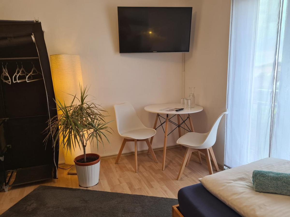Lichtdurchflutetes Zimmer - Marienberg Waldbuttelbrunn Exteriör bild