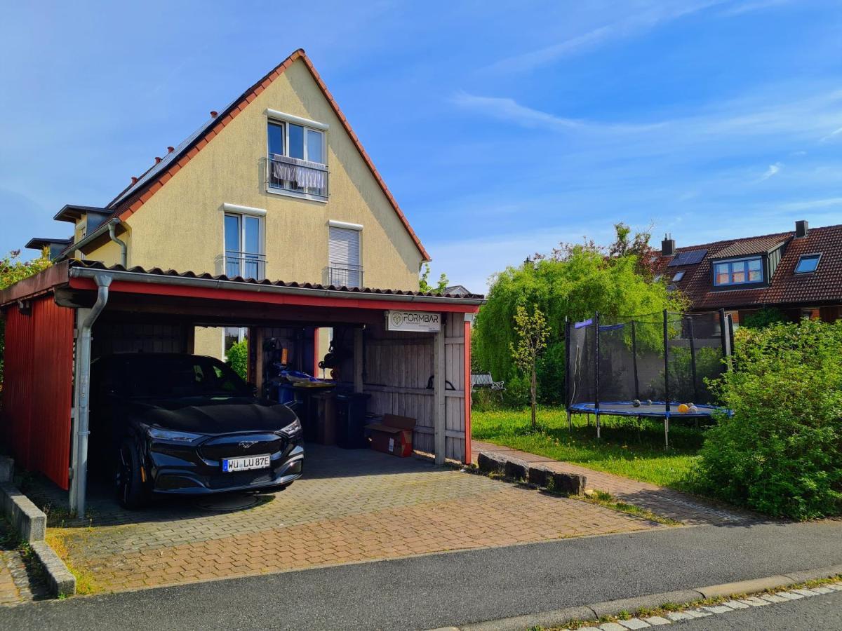 Lichtdurchflutetes Zimmer - Marienberg Lägenhet Waldbuttelbrunn Exteriör bild